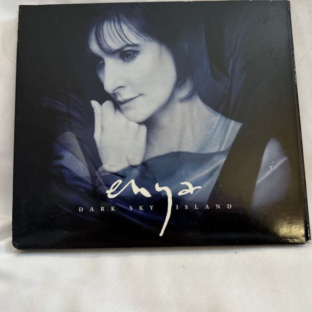 ENYA DARK SKY ISLAND (2015) CD Preowned Great Condition Great Price